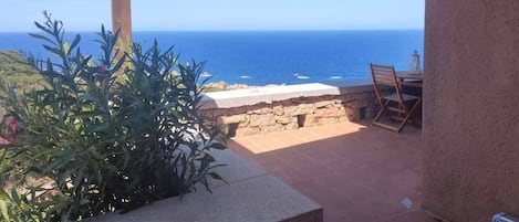 Villa, 2 Schlafzimmer, eigener Pool, Gartenblick | Terrasse/Patio