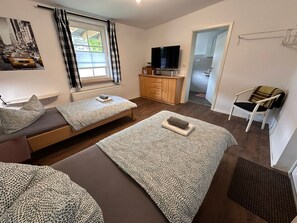 1 bedroom, WiFi, bed sheets - Vacation room No2 in Eickhof: Relax in the idyllic Warnow region - Eickhof (Warnow)