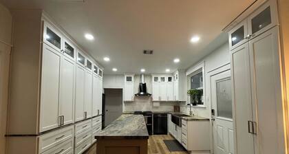 Marcy's Garden Centrally-located. 5 mins to downtown, EADO & the Heights.