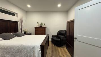 1 bedroom, desk, iron/ironing board, free WiFi