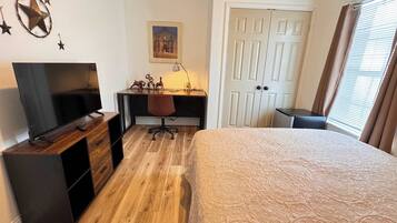 2 slaapkamers, een strijkplank/strijkijzer, wifi, beddengoed