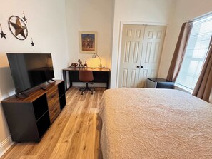 2 habitaciones, tabla de planchar con plancha, wifi y ropa de cama 