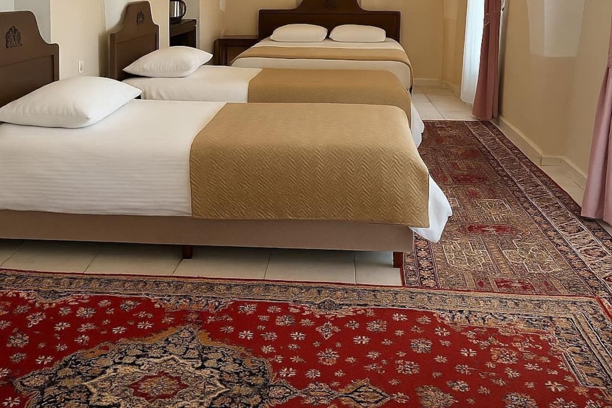 Family Quadruple Room, Non Smoking, Lanai | Egyptian cotton sheets, premium bedding, pillowtop beds