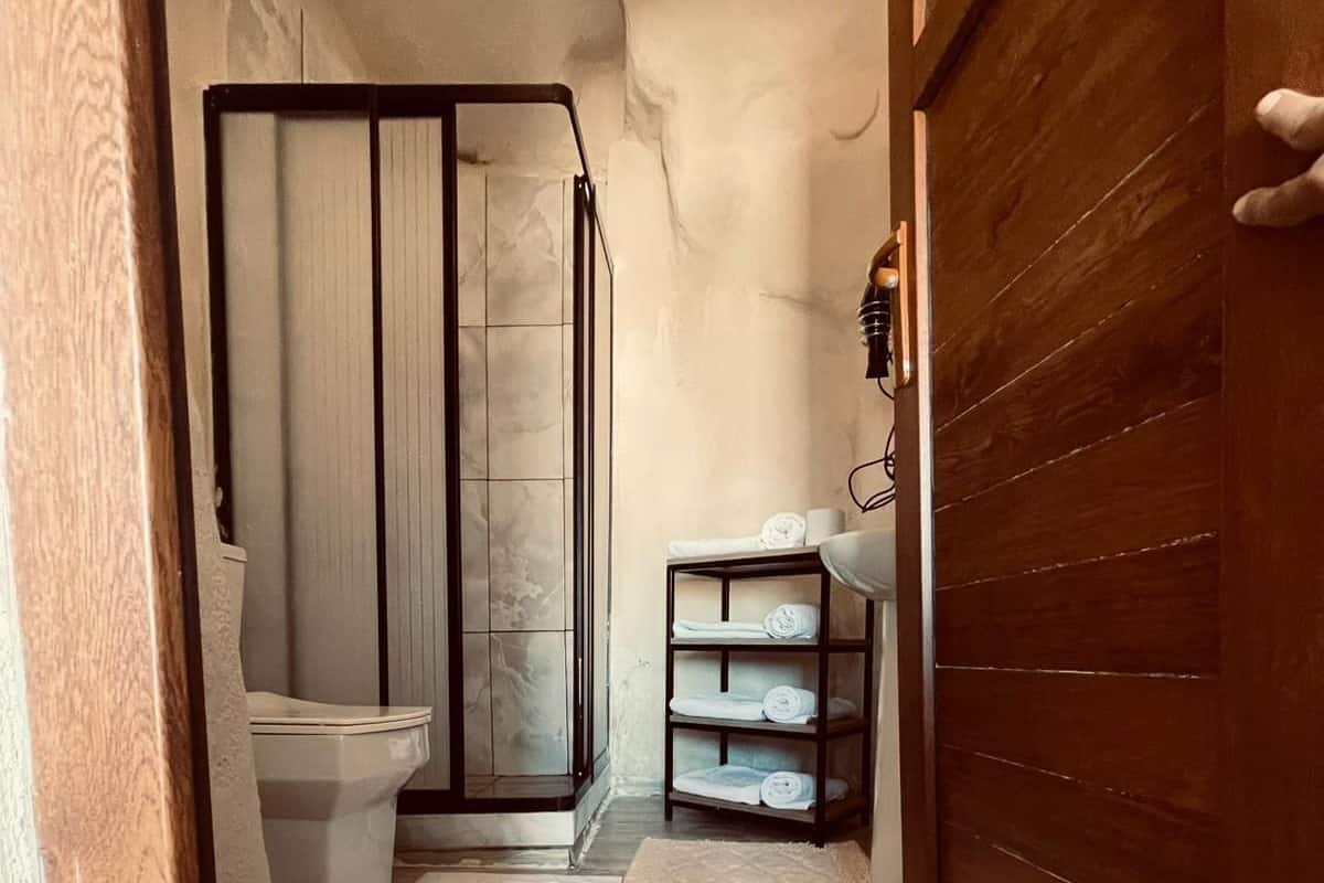 Twin Room, Mountain View | Bathroom | Shower, rainfall showerhead, eco-friendly toiletries, hair dryer