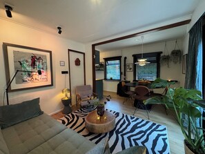 Fireplace - Detached wooden cottage in the forest with Sauna, Hot tub and outdoor shower (Norg)