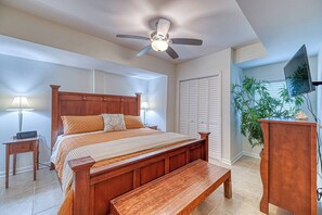 5 bedrooms, desk, iron/ironing board, WiFi