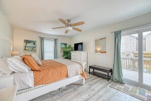 5 bedrooms, desk, iron/ironing board, WiFi