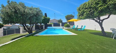 Panoramic sea view pool villa for 8 people