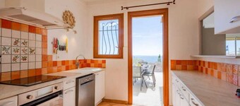 Panoramic sea view pool villa for 8 people