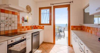 Panoramic sea view pool villa for 8 people