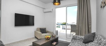 Horizon-Amazing location & Seaview!