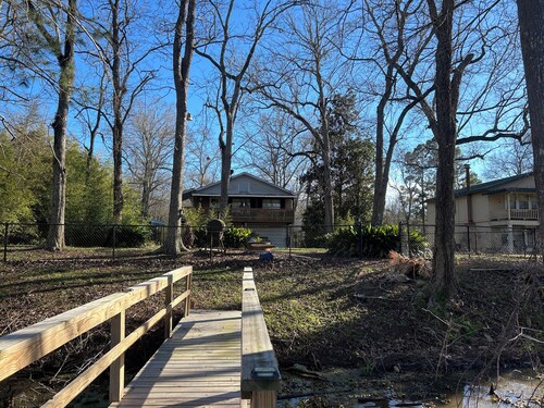 Riverside Retreat on Old River Mansura