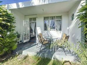 Outdoor dining - Villamarday - a tropical paradise close to the beach (Grand Baie)