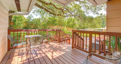 2 Mi to FSU & Famu: Home w/ Spacious Deck!