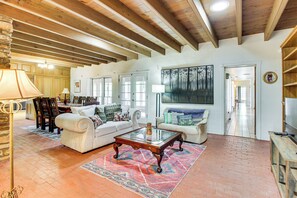 House (5 Bedrooms) | Front of property