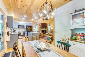 House (3 Bedrooms) | Interior - Luxury Blue Ridge Cabin: Hot Tub & 5 Min to Town (Blue Ridge)