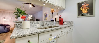 1 Mi to Reno-sparks: Home in Family-friendly Area!