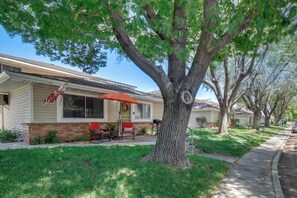 Apartment (2 Bedrooms) | Interior - 1 Mi to Reno-sparks: Family Retreat w/ Fireplace! (Reno)