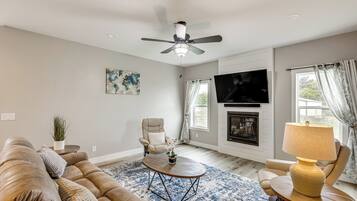 House (3 Bedrooms) | Interior