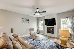 House (3 Bedrooms) | Interior