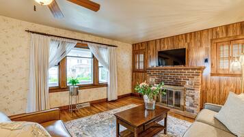 House (2 Bedrooms) | Front of property