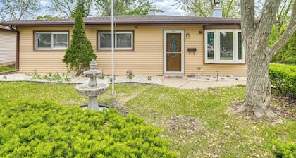 8 Mi to Nature Center: Streamwood Gem w/ Yard!