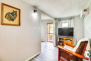 Cottage (1 Bedroom) | Interior - 4 Mi to Rio Grande: Bosque Farms Home w/ Patio! (Bosque Farms)