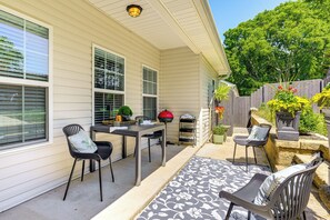 Apartment (2 Bedrooms) | Interior - Private Patio: Residential Condo in Cleveland! (Cleveland)
