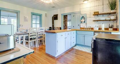 3 Mi to Beach: Historic Farmhouse on Cape Cod!