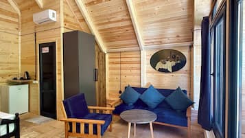 Cottage | Living area | Smart TV