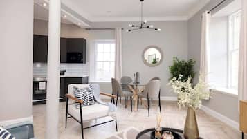 Apartment, City View | Private kitchen | Electric kettle