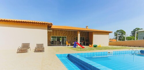 Casa em Alambari com Churrasqueira e Piscina