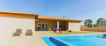 Casa em Alambari com Churrasqueira e Piscina