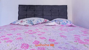 2 bedrooms, WiFi, bed sheets