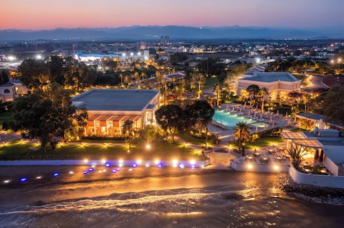 Merit Royal Gardens Hotel & Casino