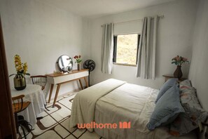 1 habitación, tabla de planchar con plancha, wifi y ropa de cama