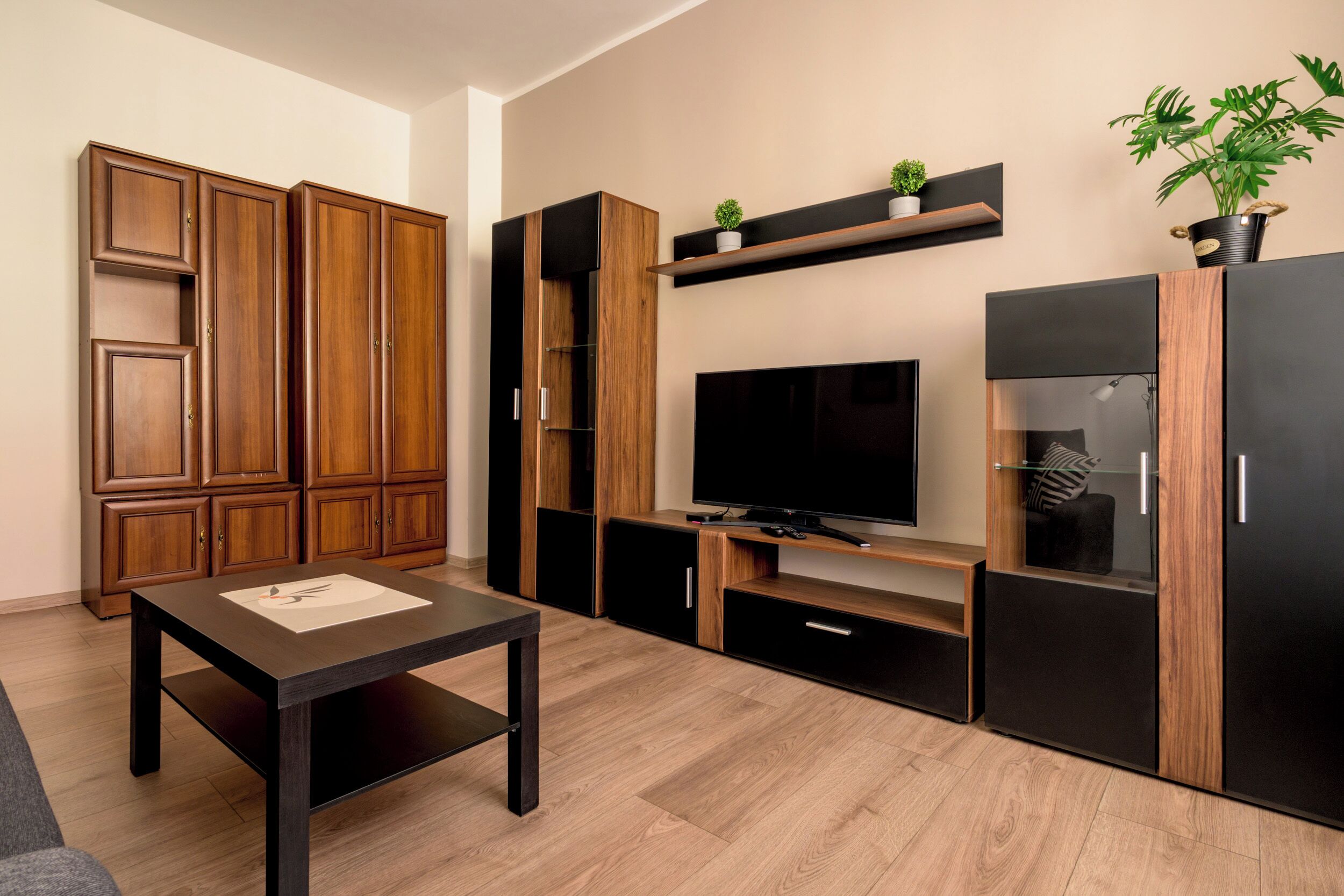 Apartment, City View | Iron/ironing board, free WiFi