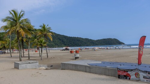 Apartamento Praia Grande Frente Mar com Varanda