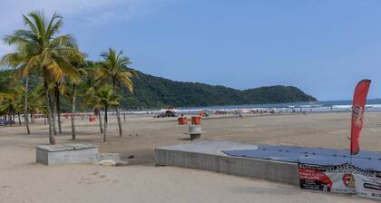 Apartamento Praia Grande Frente Mar com Varanda