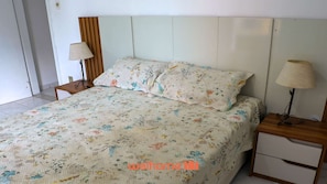3 bedrooms, iron/ironing board, WiFi, bed sheets - Apartamento Praia Grande Frente Mar com Varanda (Praia Grande)