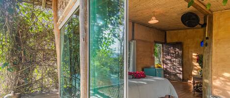 1 bedroom, bed sheets