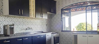 Casa Espaçosa em Bueno Brandao com Area de Lazer