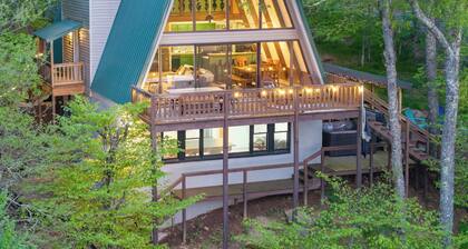 Press Pause Hot Tub + Epic Mountain Views