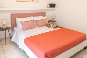 House | 3 bedrooms, desk, soundproofing, Internet