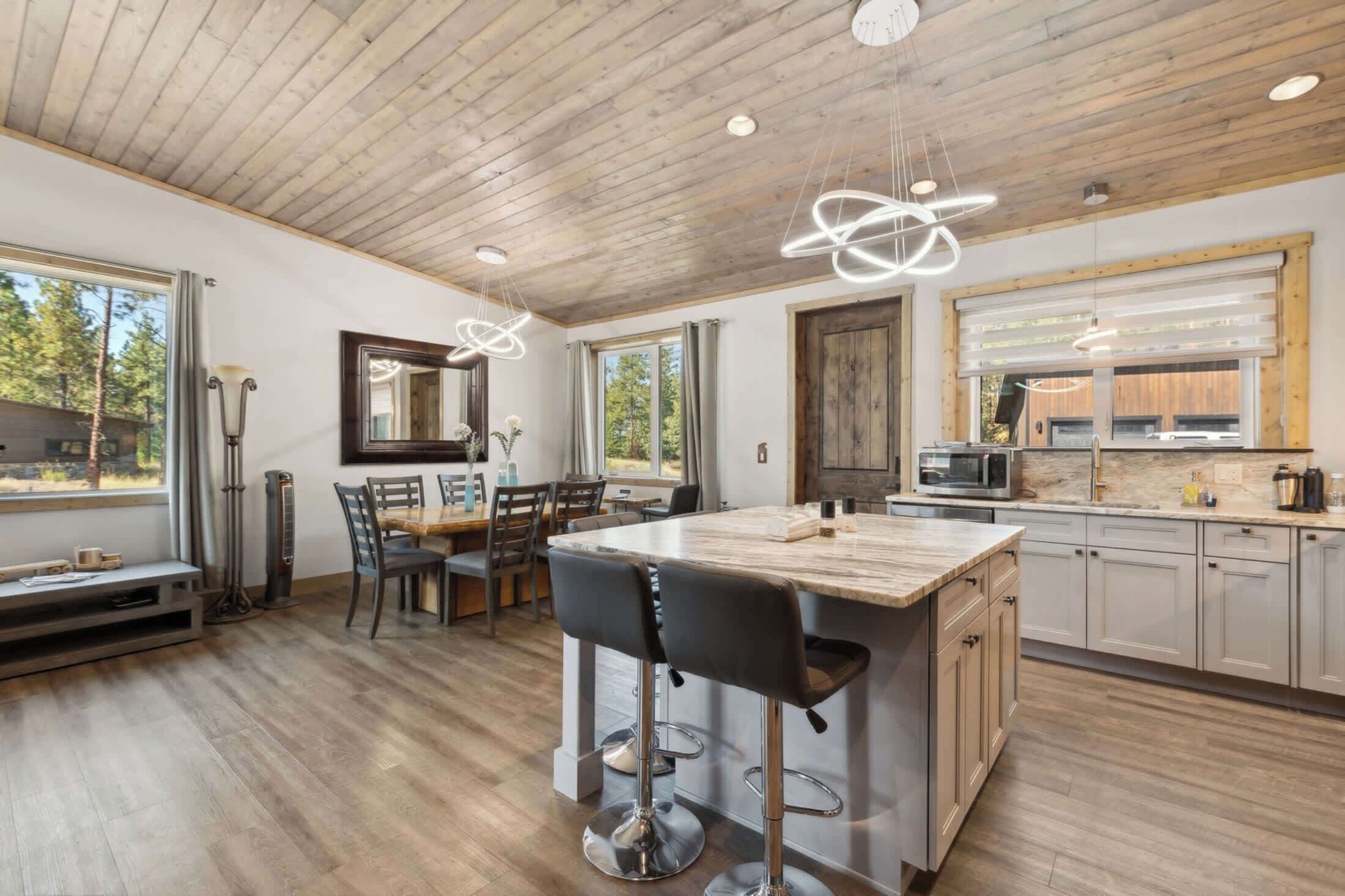 雪櫃、微波爐、焗爐、爐具