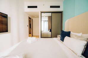 1 bedroom, iron/ironing board, WiFi, bed sheets - Beautiful 1BR  Brand New Prime Location (Dubai)