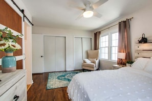 3 habitaciones, escritorio, tabla de planchar con plancha y wifi
