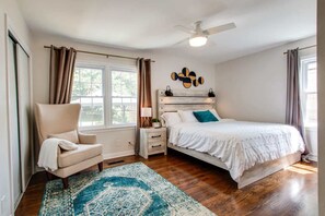 3 Schlafzimmer, Schreibtisch, Bügeleisen/Bügelbrett, WLAN