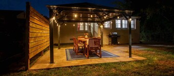 Backyard Retreat for 8, with Pergola & Fire Pit!