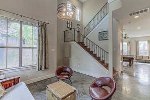 Interior - Charming 2BD w/Billiards, Near Lady Bird Lake & DT (Austin)